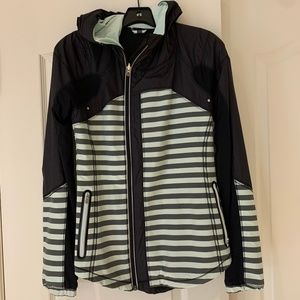 Lululemon Give Up and Glow Jacket, Size 4 (RARE)